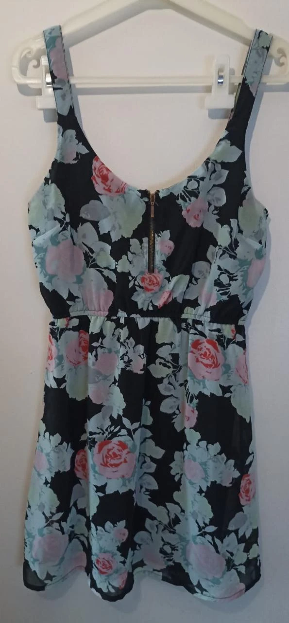 Robe d'été fluide Jennyfer – Motif Fleuri (Roses) Taille S